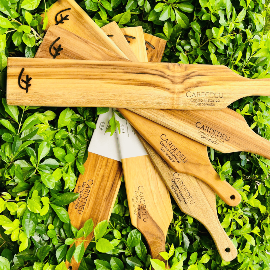 tabla para quesos madera teca $19.99 (48x8cm)