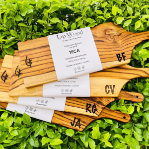 tabla para quesos ancha de madera teca $24.99 (48x16cm)